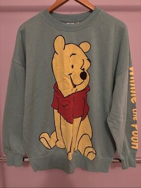 Disney Women’s Sage Green Crewneck Sweatshirt with Winnie the Pooh Graphic
